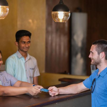 Seahorse Hotel & Spa Negombo Esterno foto