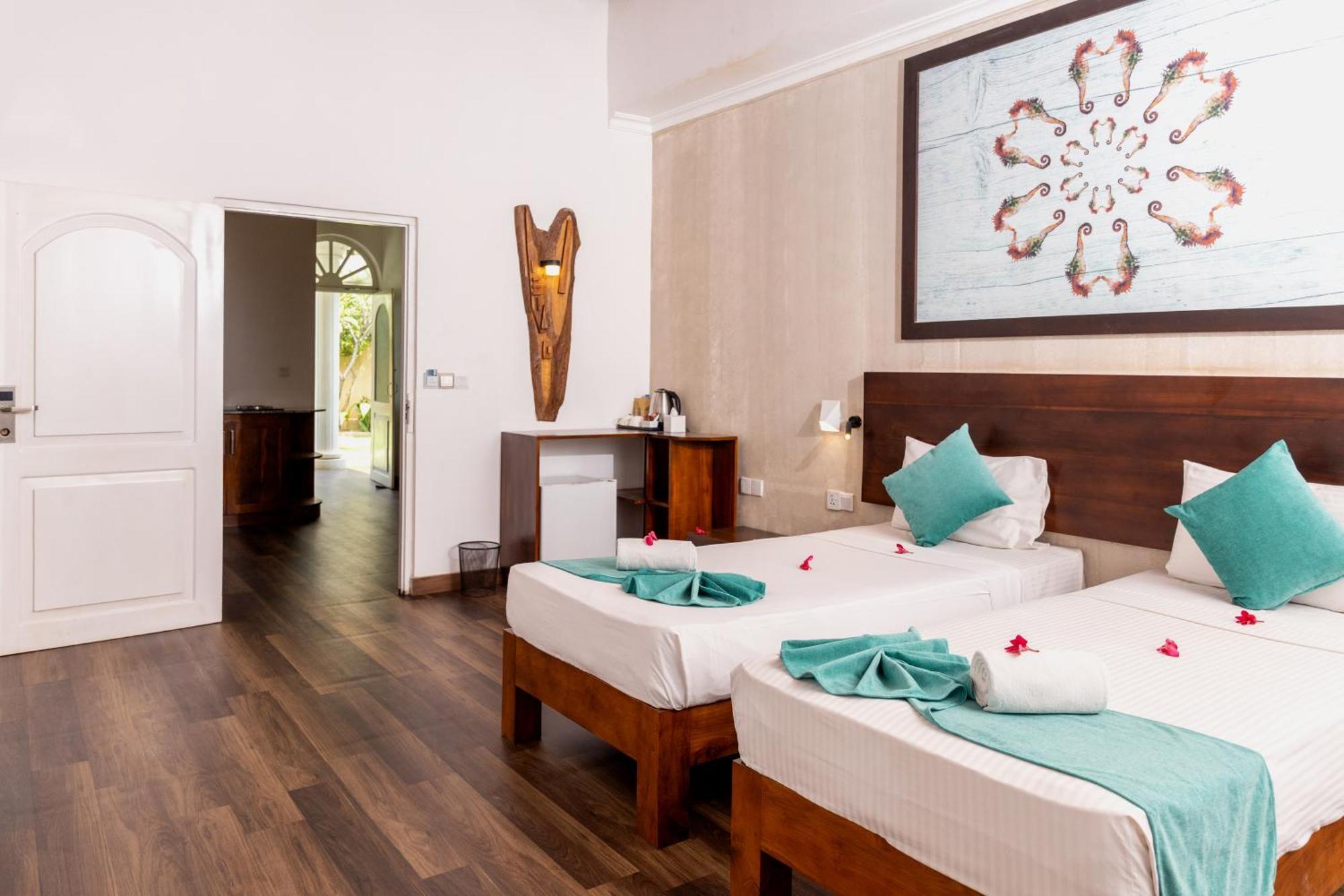Seahorse Hotel & Spa Negombo Esterno foto