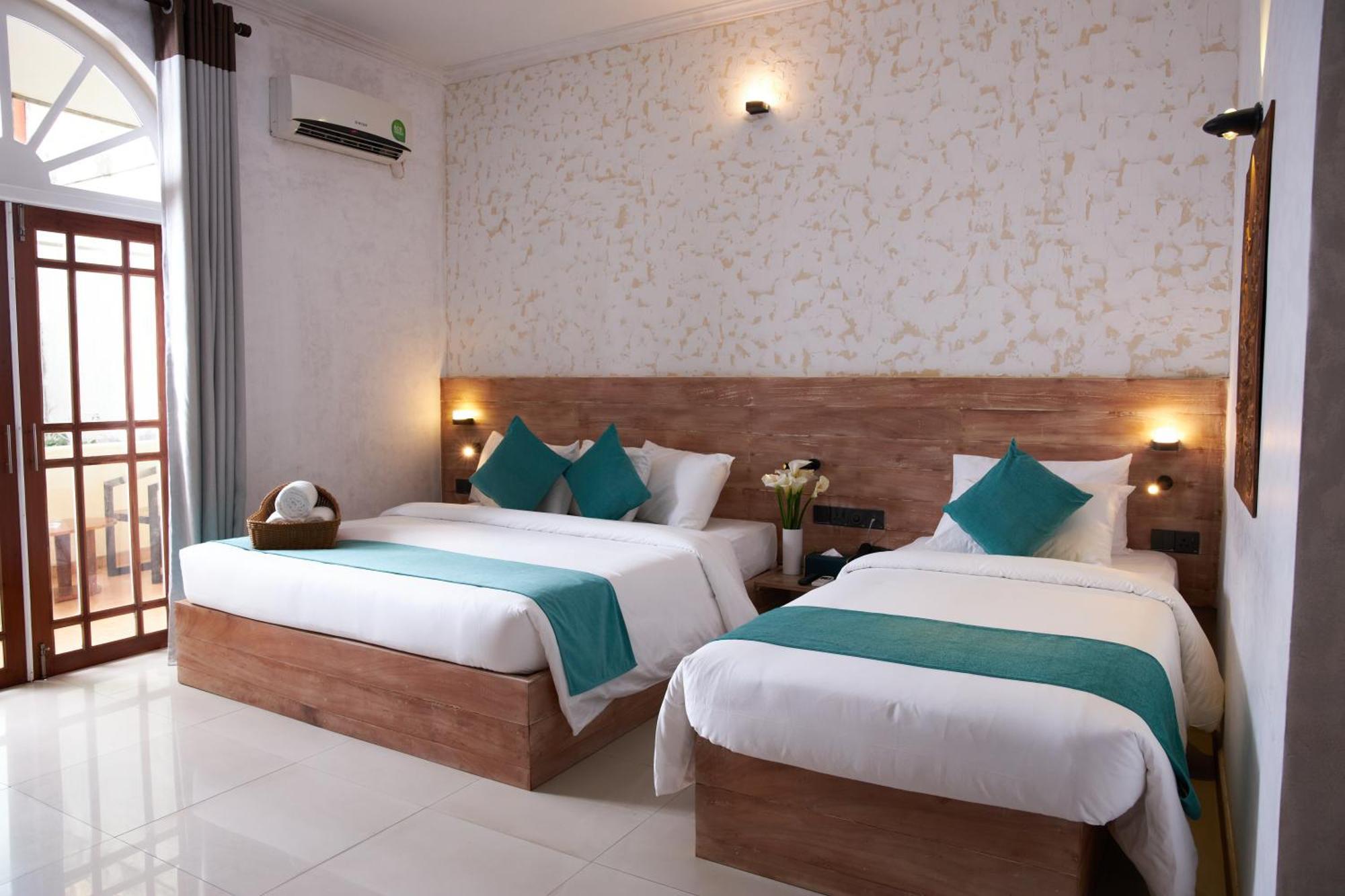 Seahorse Hotel & Spa Negombo Esterno foto
