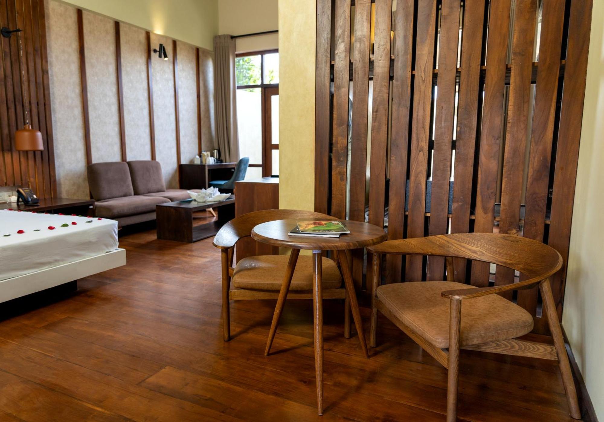 Seahorse Hotel & Spa Negombo Esterno foto