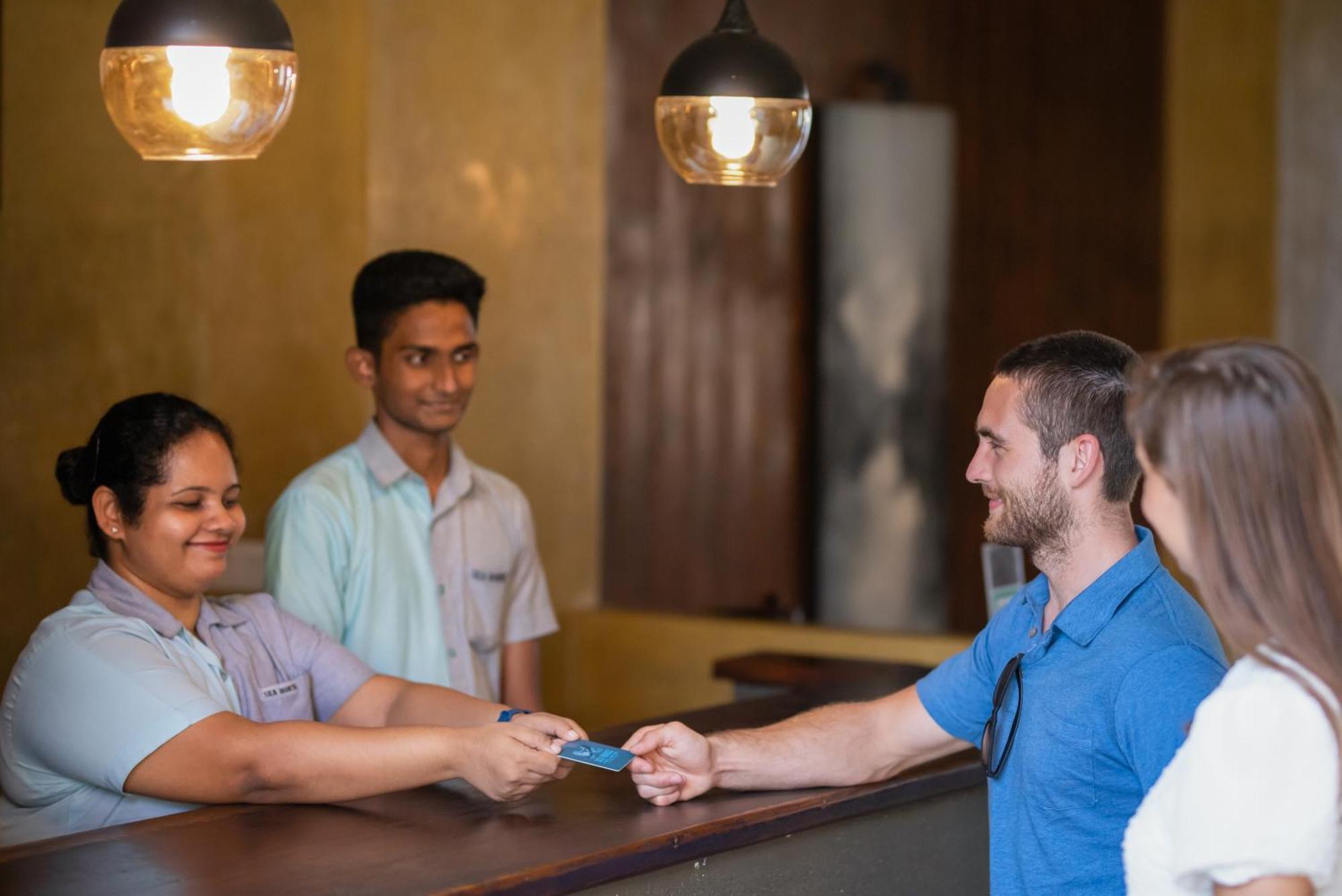 Seahorse Hotel & Spa Negombo Esterno foto
