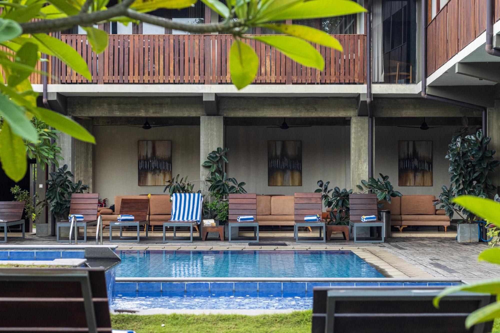 Seahorse Hotel & Spa Negombo Esterno foto