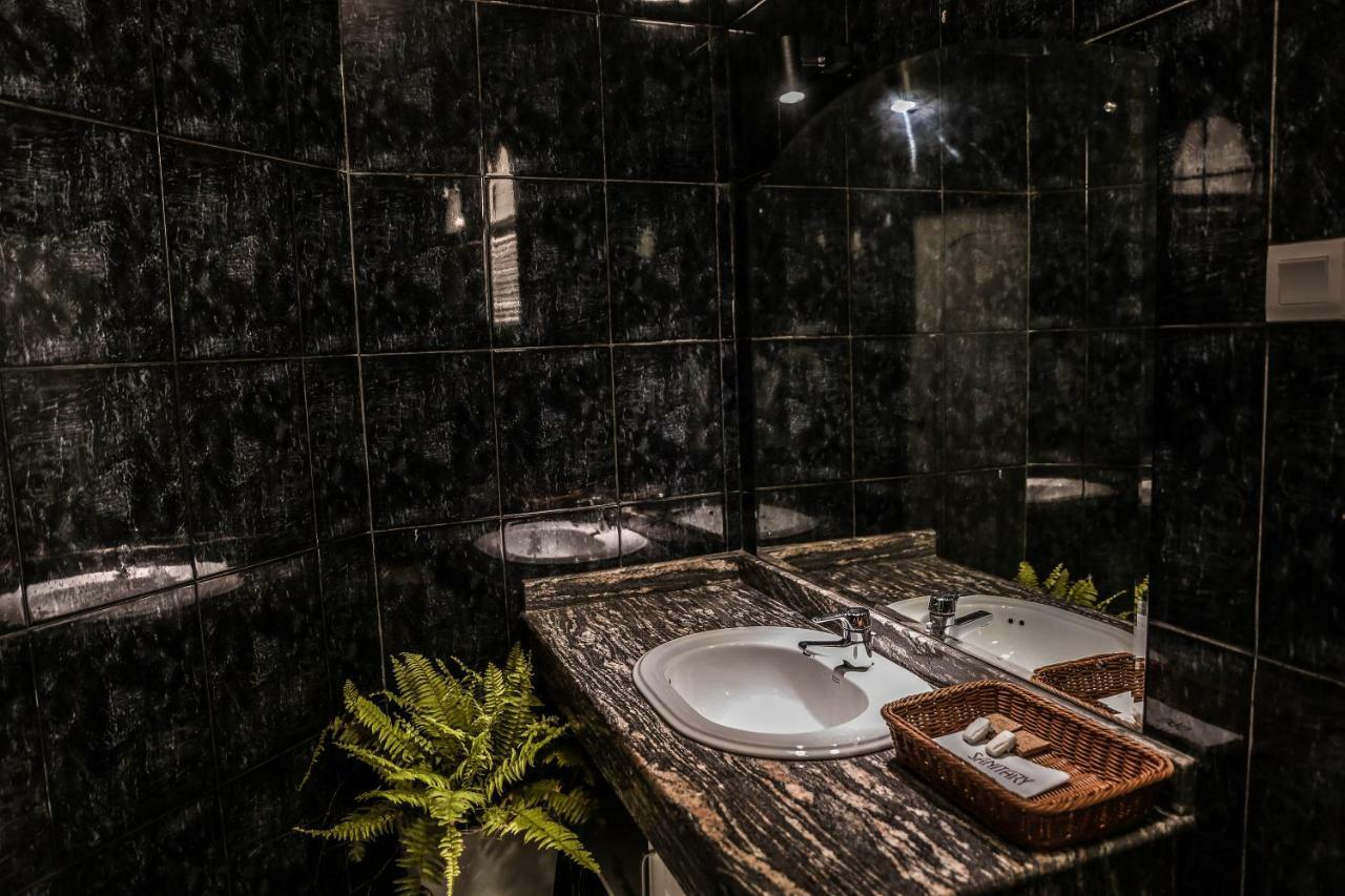 Seahorse Hotel & Spa Negombo Esterno foto