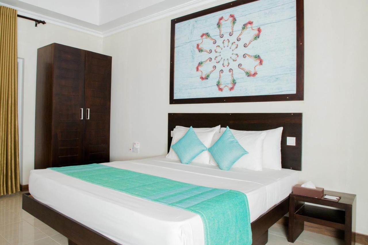 Seahorse Hotel & Spa Negombo Esterno foto