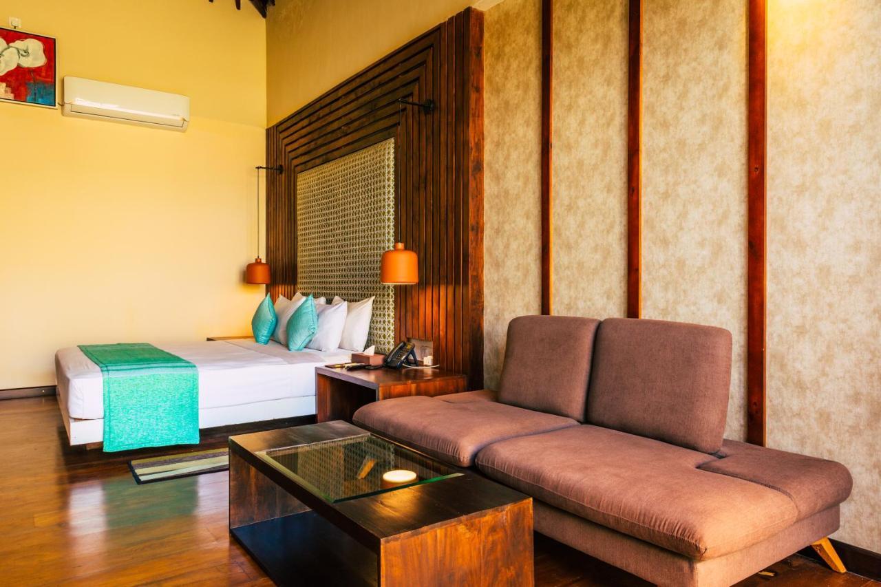 Seahorse Hotel & Spa Negombo Esterno foto